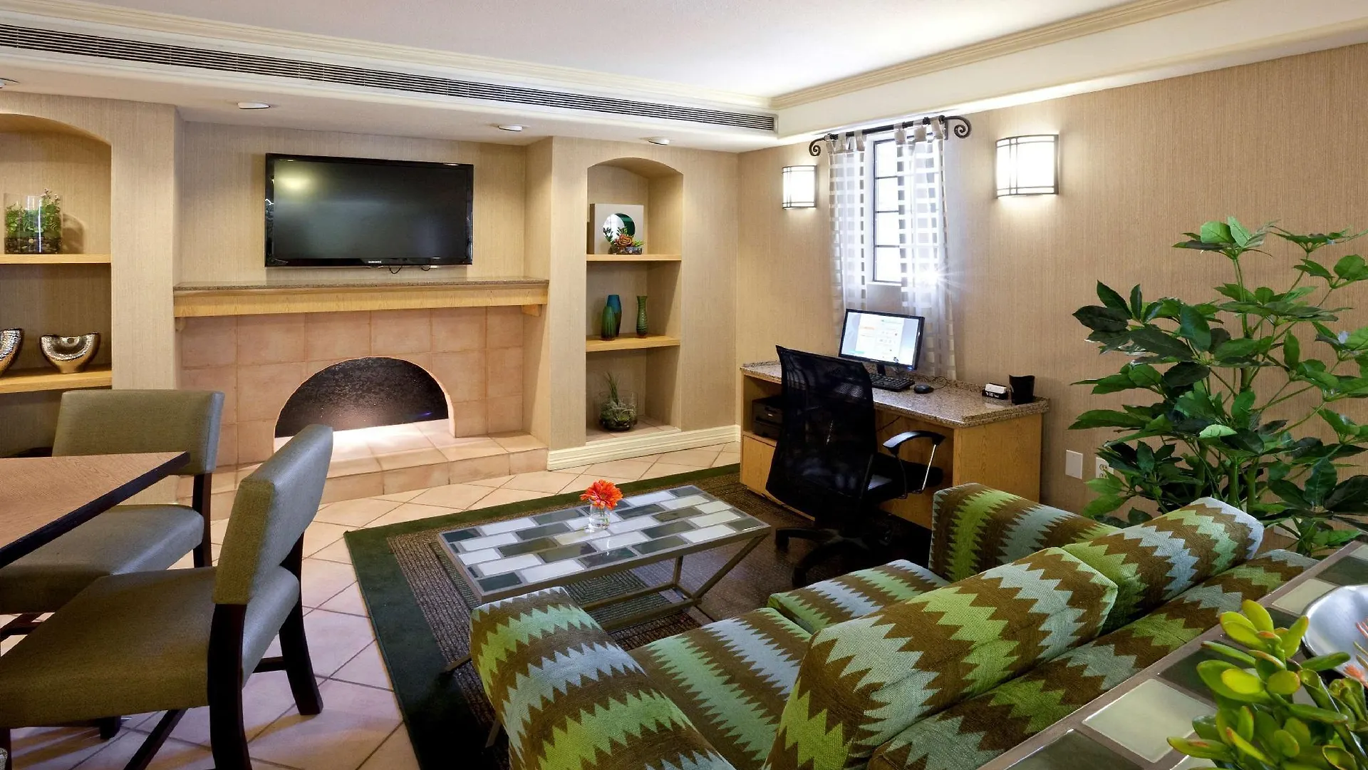 La Quinta Inn By Wyndham Phoenix Sky Harbor Airport Tempe 3*,