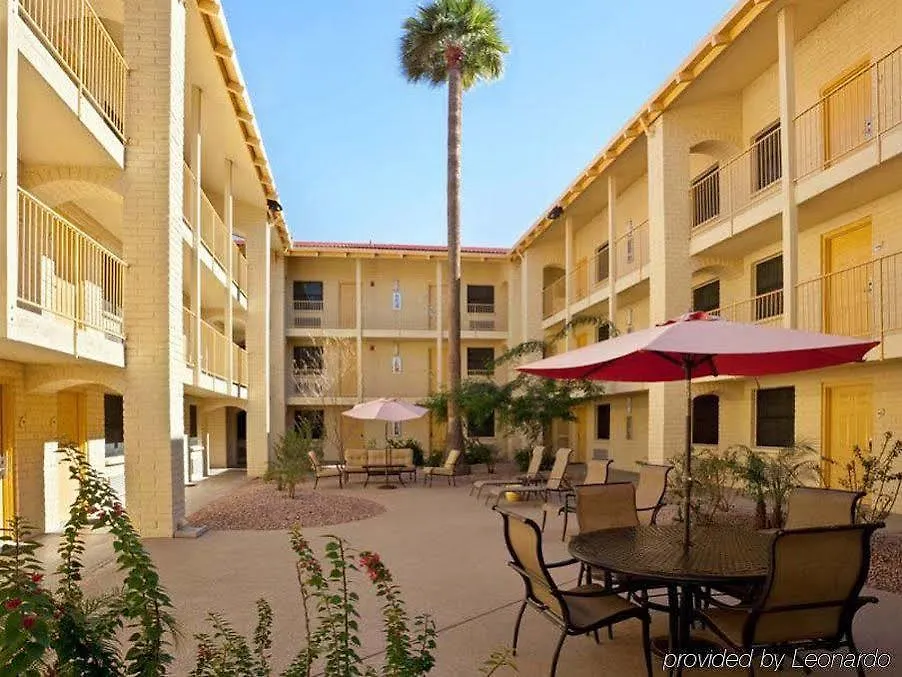 La Quinta Inn By Wyndham Phoenix Sky Harbor Airport Tempe Hotel